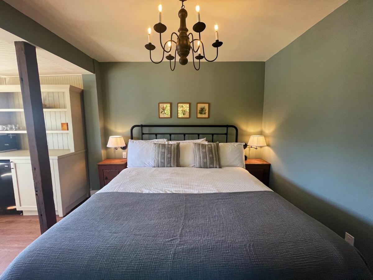 Jenner Inn Екстериор снимка