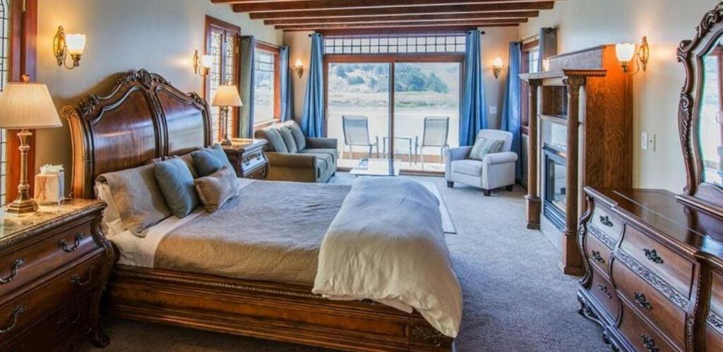 Jenner Inn Стая снимка