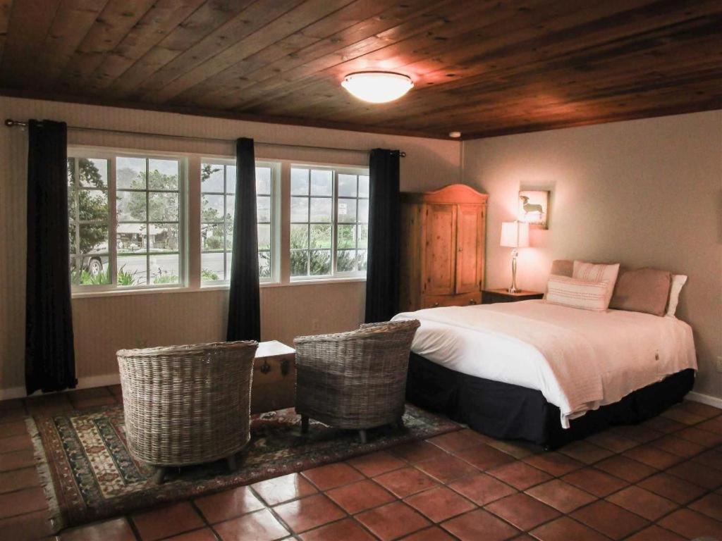 Jenner Inn Стая снимка