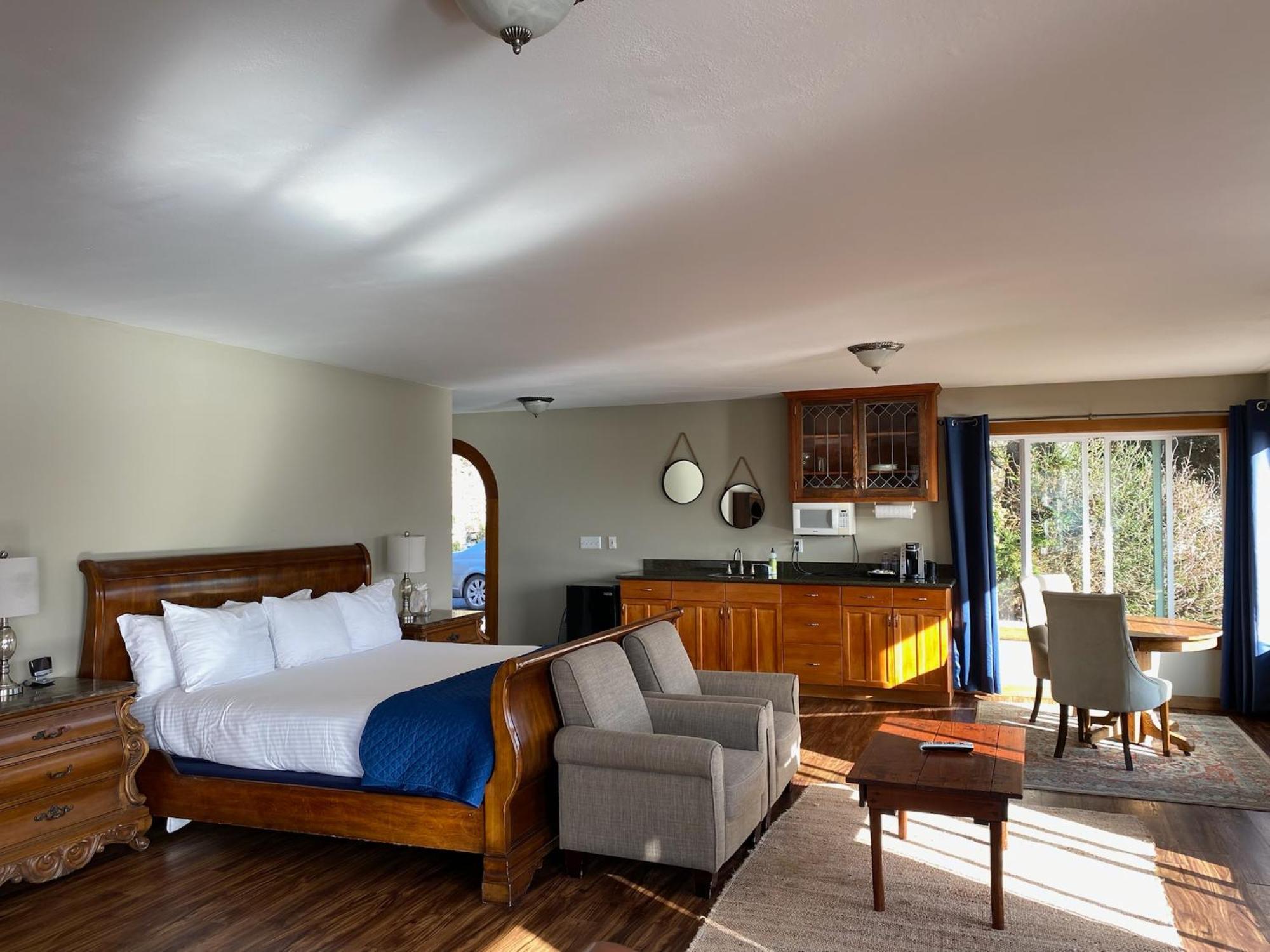 Jenner Inn Стая снимка
