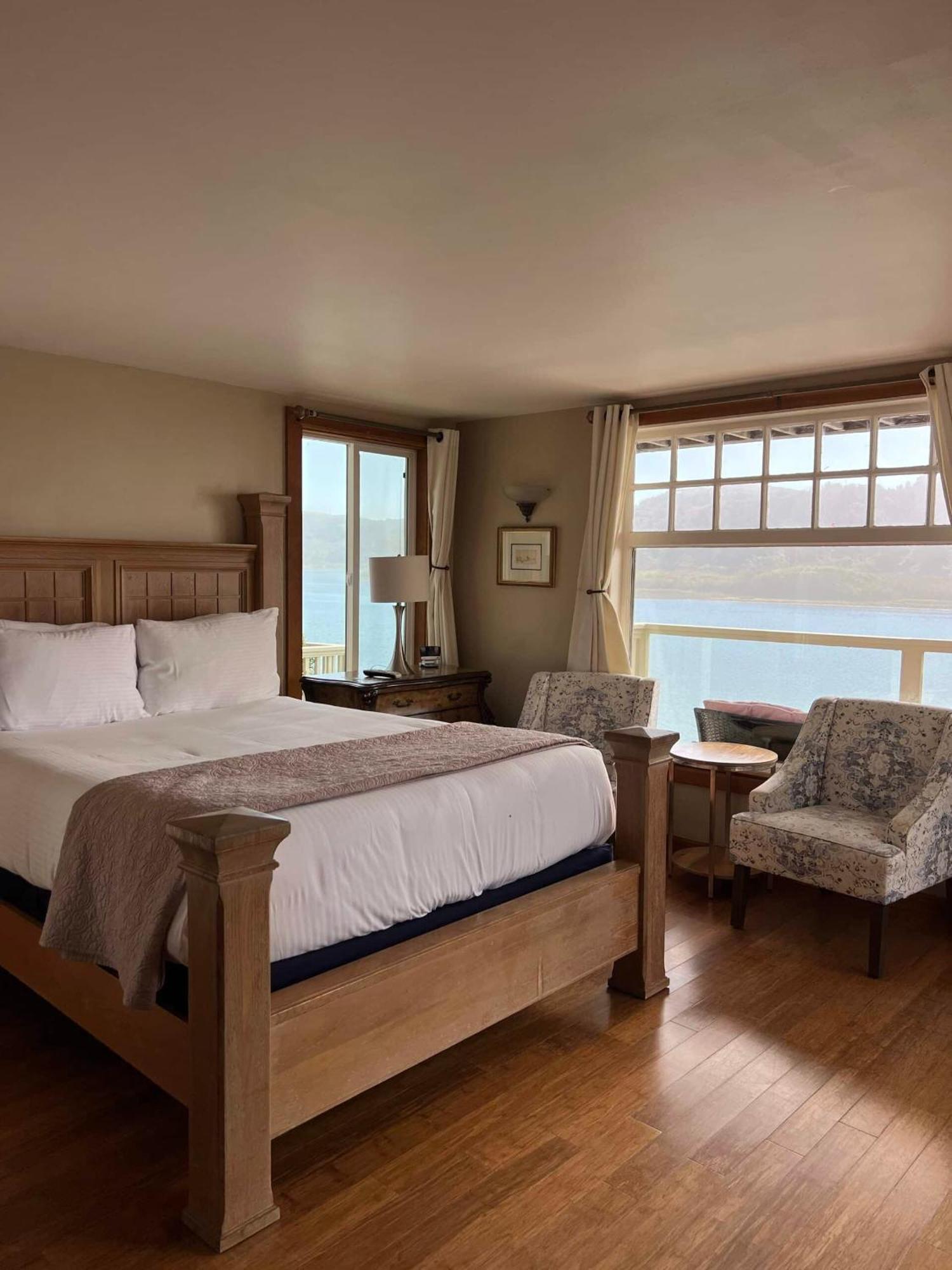 Jenner Inn Стая снимка