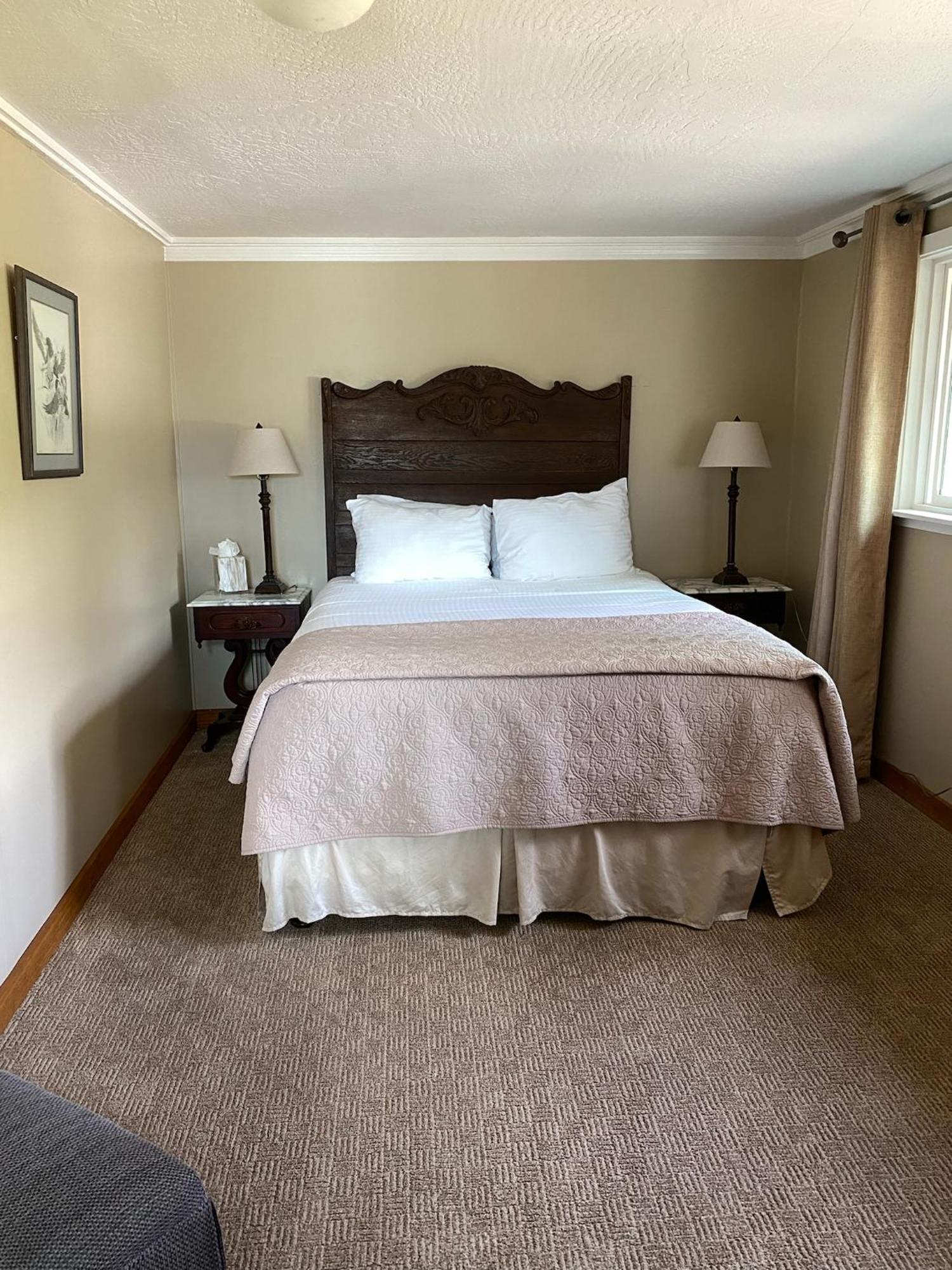 Jenner Inn Стая снимка