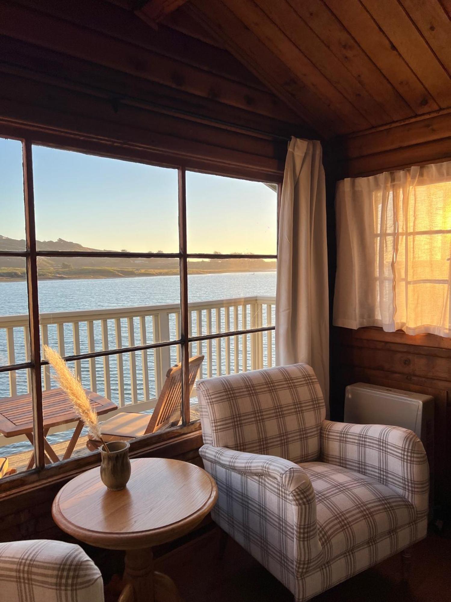 Jenner Inn Екстериор снимка